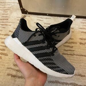 Adidas Sneakers M7/W8.5